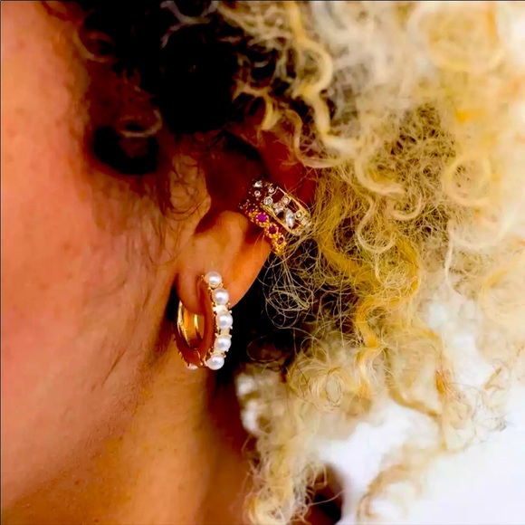 FP Pearl Huggy Hoop Earrings - Picture 2 of 6